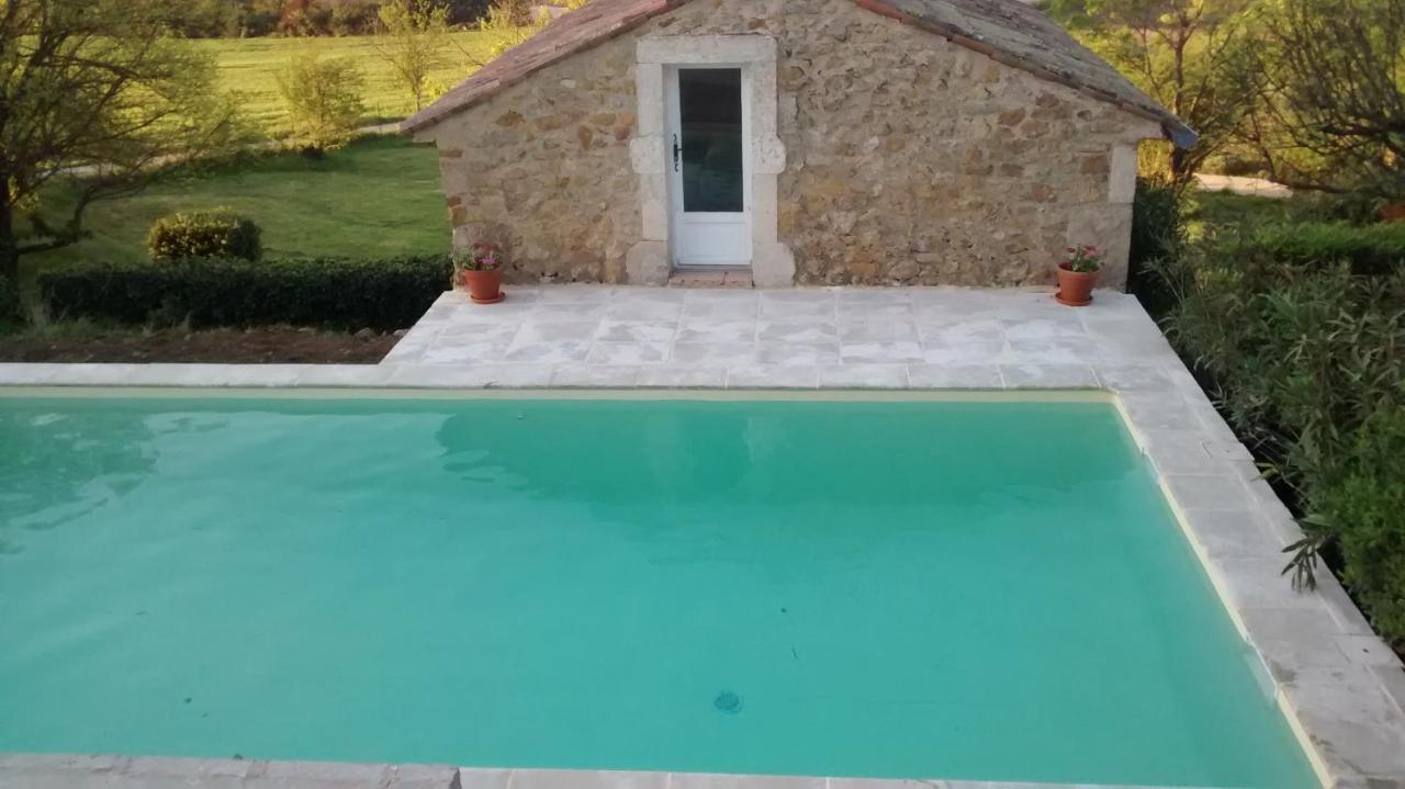 Gîte H.PETIT Vagnas Extérieur photo